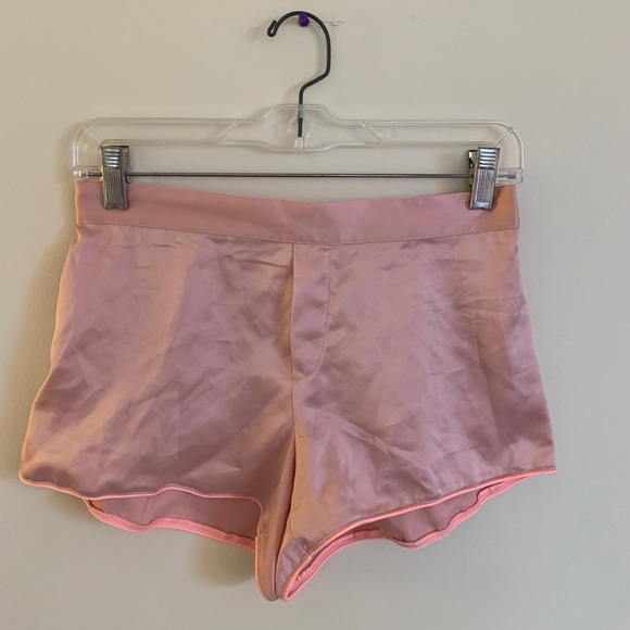 NWT Victoria’s Secret Silky Sleep Shorts - Picture 1 of 3
